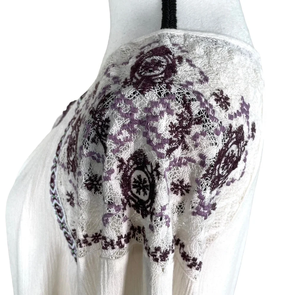 Altar’d State Boho Tassel Blouse - Picture 6 of 7